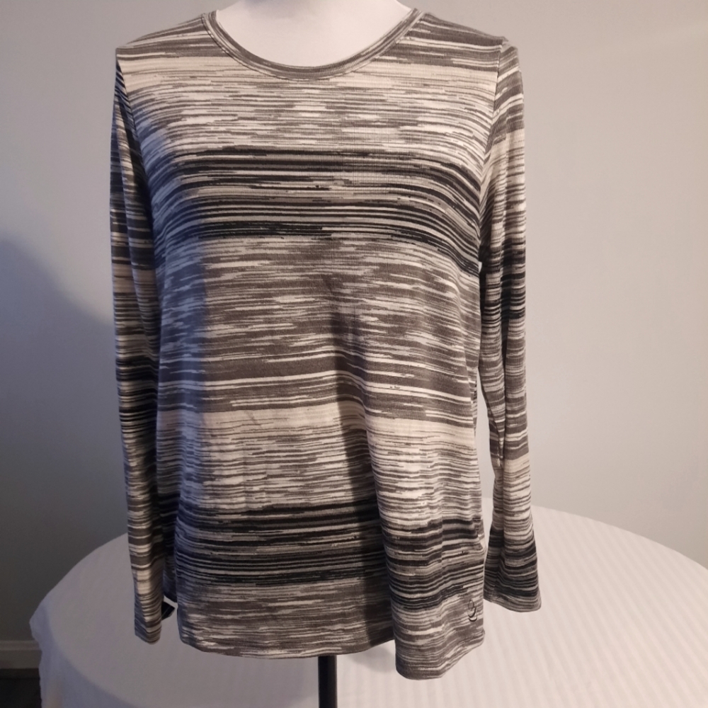 Cuddl Duds top Size small